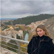 Puedo dar clases de cualquier asignatura, mi especialidad es dar clases en inglés, pues actualmente doy clases de inglés a niños de entre 9 y 14 años